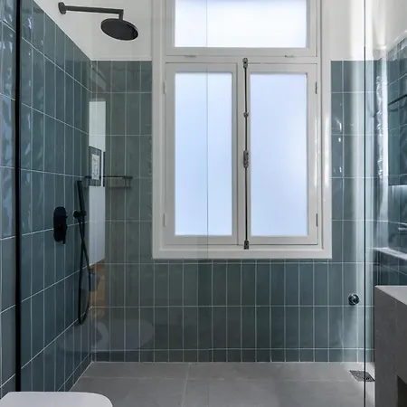 3bdr Modern Design & Bright Interiors In Plaka Athènes